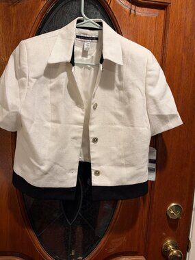 Amanda Smith NWT Ivory Short Sleeve Jacket Blazer Black Trim Gold Buttons Size 8